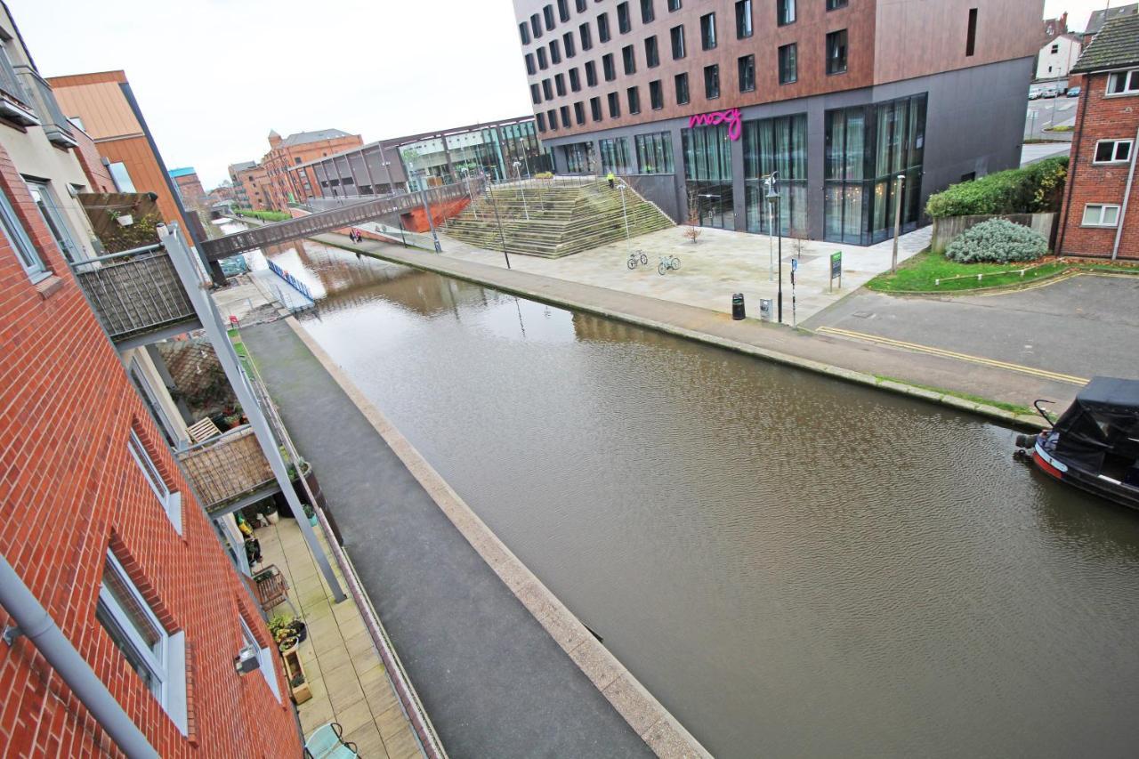 Canal Side Apartment In Честер Екстер'єр фото