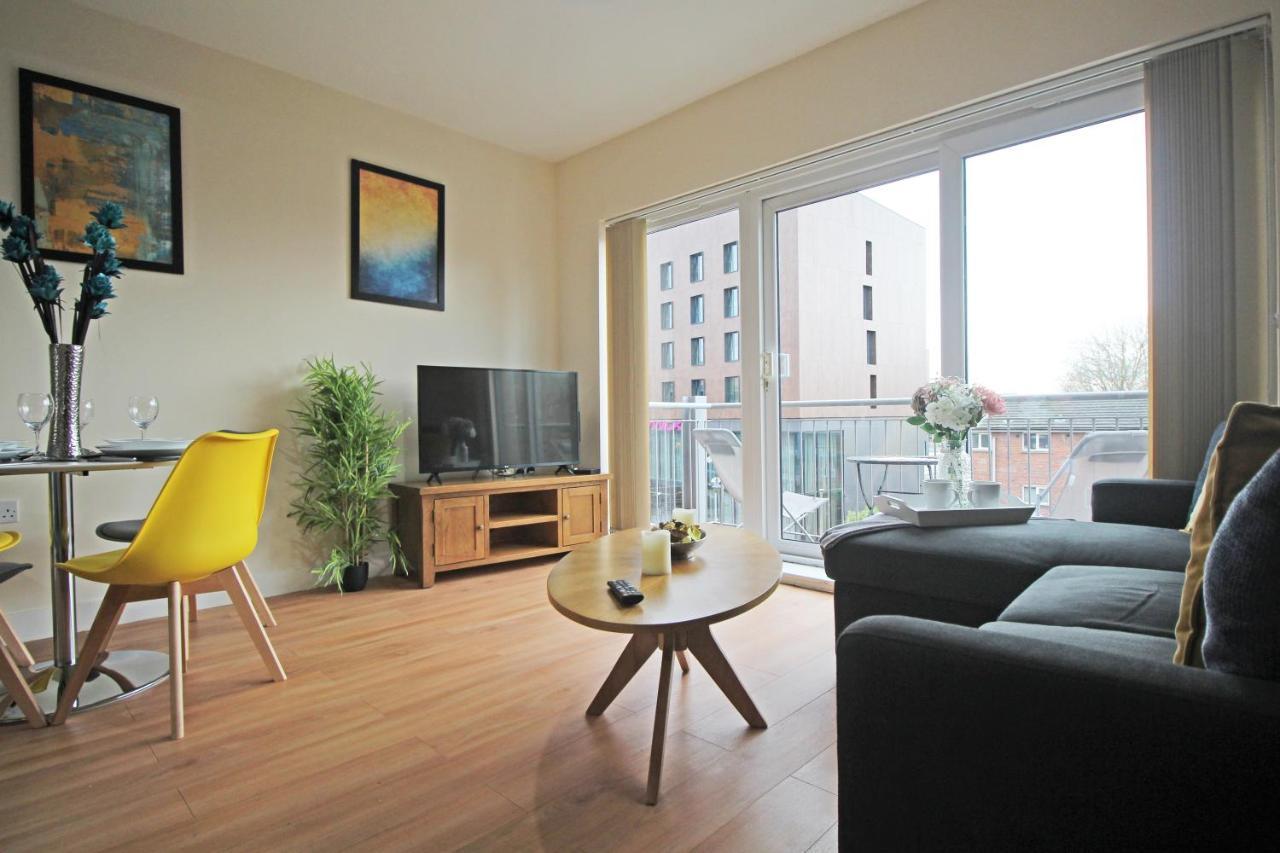 Canal Side Apartment In Честер Екстер'єр фото